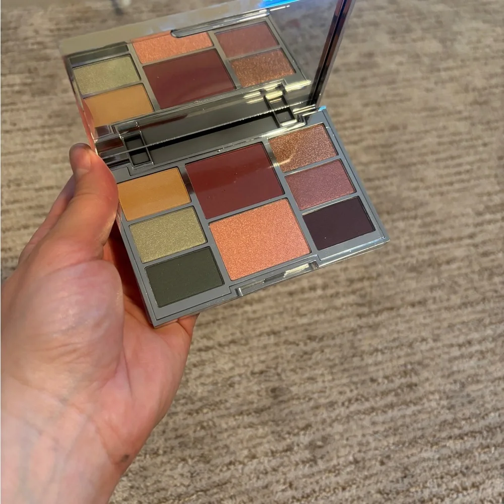 Lune+aster glamour & glow swipe + go face & eye palette